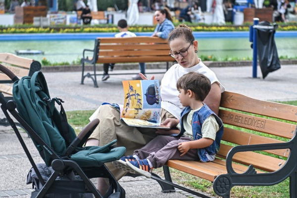 İZKİTAP’ta edebiyat ve kitap buluşmaları sürüyor