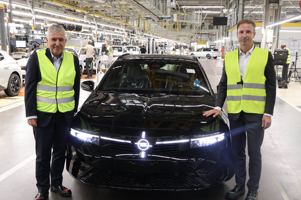 Tofaş ve Opel’den geleceğe yönelik stratejik iş birliği mesajı