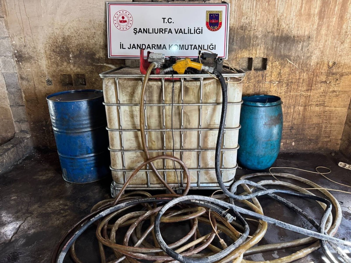 Şanlıurfa'da Kaçak Akaryakıt Operasyonu: 2 Şüpheli Yakalandı