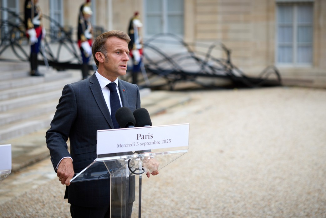 Macron: Cesaretle direnen Ukrayna halkının yanında durmaya devam edeceğiz