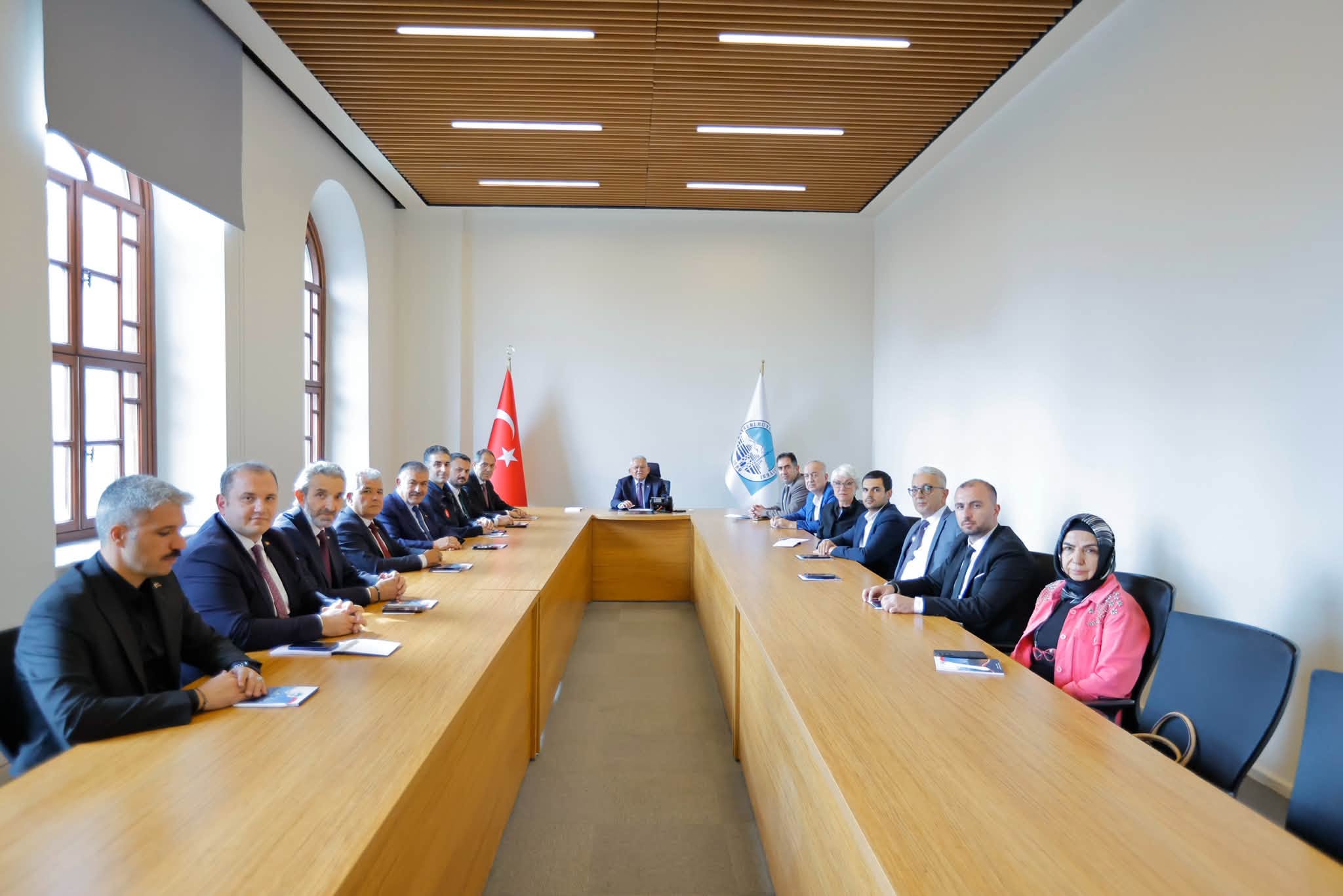 Başkan Büyükkılıç, Kayseri Kent Konseyi’nin yeni yönetimini ağırladı