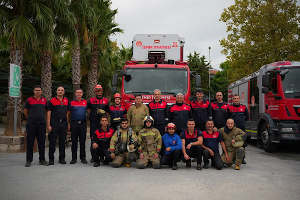 İzmir’de okulda yangın ve kurtarma tatbikatı gerçekleştirildi