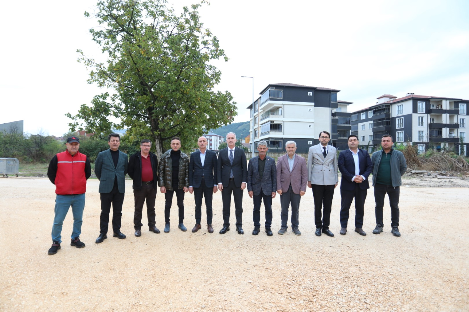 İnegöl Cerrah’ta 27 sokakta sathi kaplama çalışması başladı