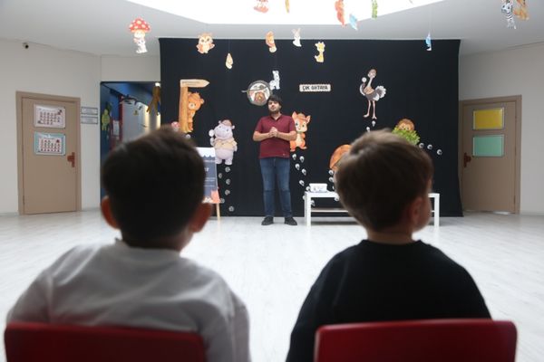 Çayırova’da minik öğrencilere sokak hayvanları ve veterinerlik anlatıldı