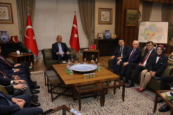 Kültür ve Turizm Bakanı Ersoy, Kütahya’da il protokolü tarafından karşılandı