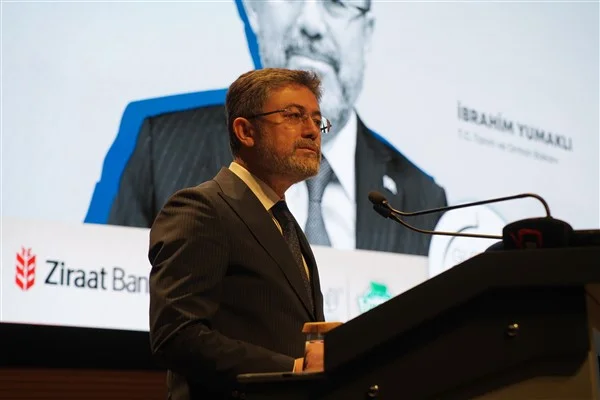 Bakan Yumaklı, DSİ Vakfının köy okullarına destek sergisini değerlendirdi