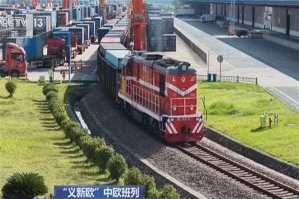 Yiwu-Xinjiang-Avrupa yük treni seferlerinde taşınan konteyner hacmi 200 bin TEU'yu aştı