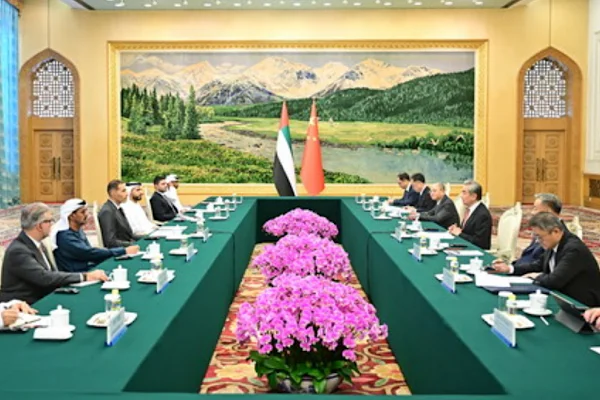 Wang Yi, BAE Devlet Başkanı’nın Çin İşleri Özel Temsilcisi Haldun ile görüştü