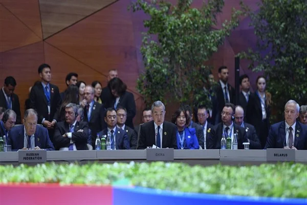 Wang Yi'den CICA Zirvesi'nde dört maddelik iş birliği önerisi