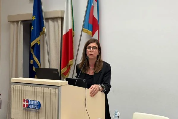 Serra Bucak, Torino’da Ortadoğu’da barış konferansında konuştu