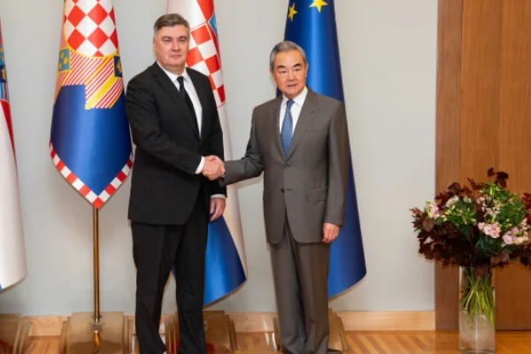 Hırvatistan Cumhurbaşkanı Milanovic, Wang Yi ile görüştü