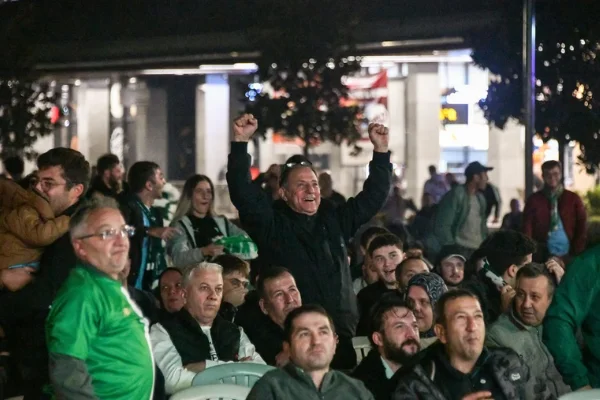 Bursaspor taraftarları Osmangazi Meydanı’nda buluştu