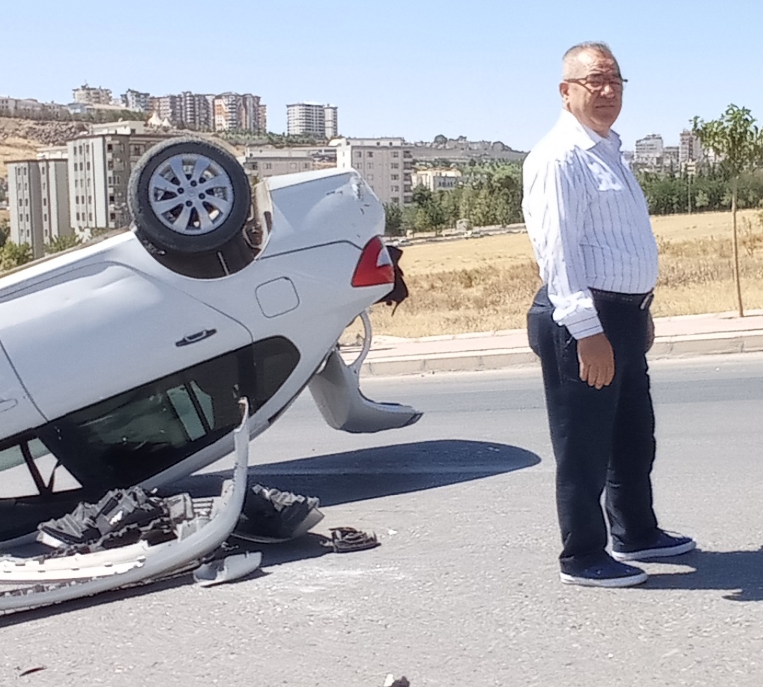 Urfa'daki Trafik Kazasında Araç Pert Oldu