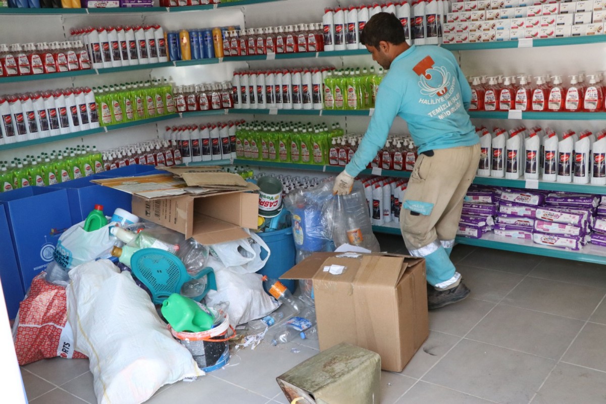HALİLİYE’DE SIFIR ATIK MARKET’İN ÜÇÜNCÜSÜ KURULDU 