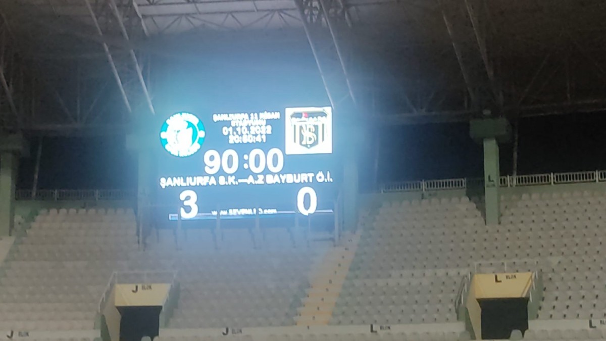 Şanlıurfaspor-Bayburt GÖİ karşılaşmasında Şanlıurfaspor rakibini 3-0 yendi.