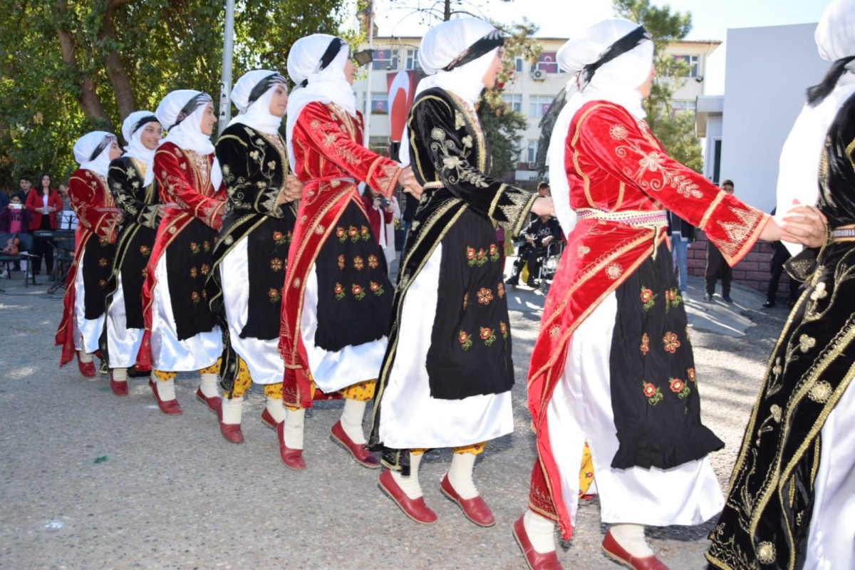 Hilvan’da 29 Ekim Cumhuriyet Bayramı kutlamaları