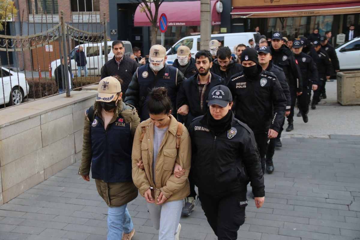 8 terör zanlısı adliyeye sevk edildi