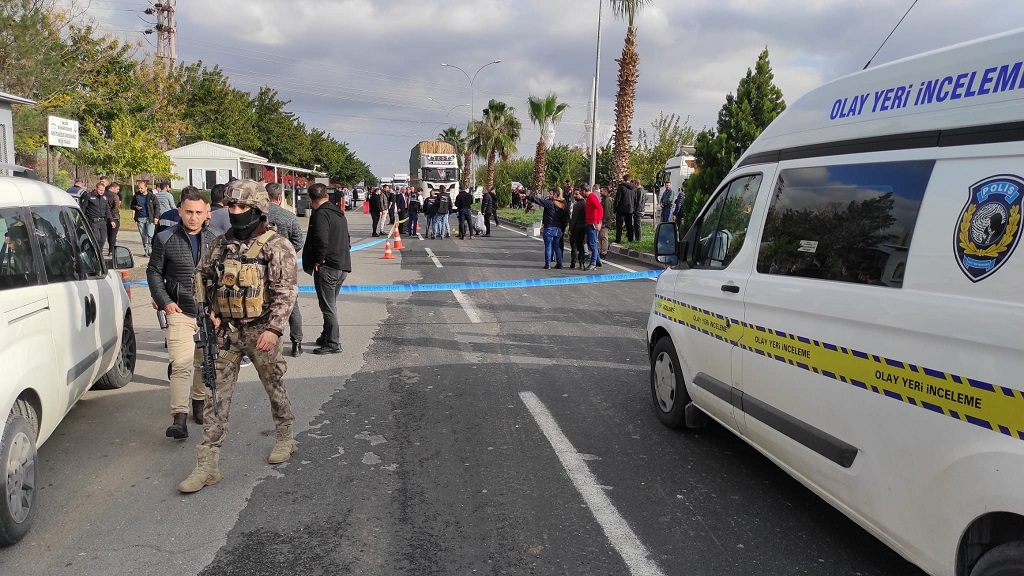 Şanlıurfa'da trafikte yol verme tartışmasında 2 kişi yaralandı