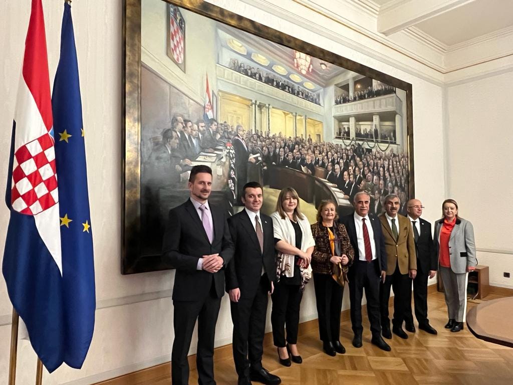 Milletvekili Aydınlık, Hırvatistan, Prag ve Avusturya'da Temaslarda Bulundu
