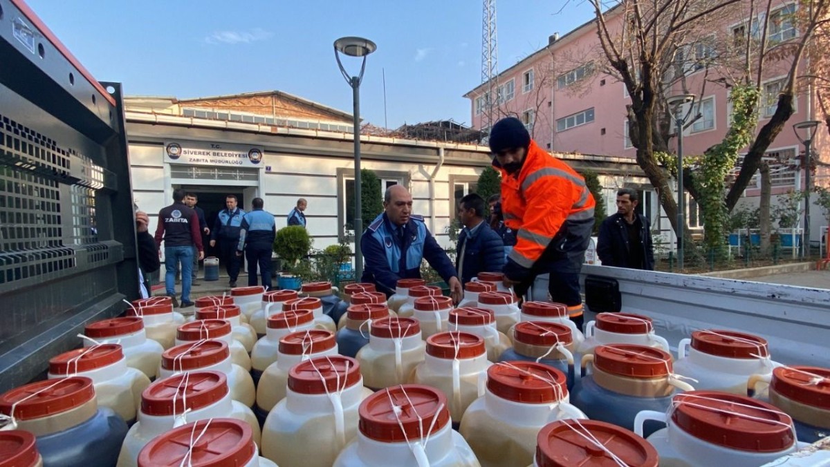Şanlıurfa'da 3 ton sahte pekmez imha edildi