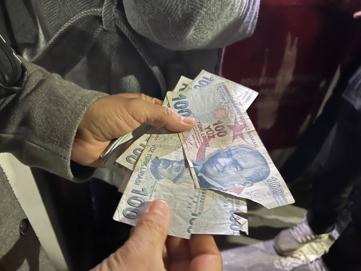 Şanlıurfa’da ATM'den para çekenler gözlerine inanamadı  