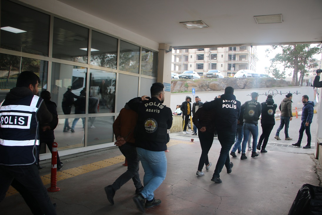 Şanlıurfa'daki kavgada gözaltına alınan 7'si adliyeye sevk edildi
