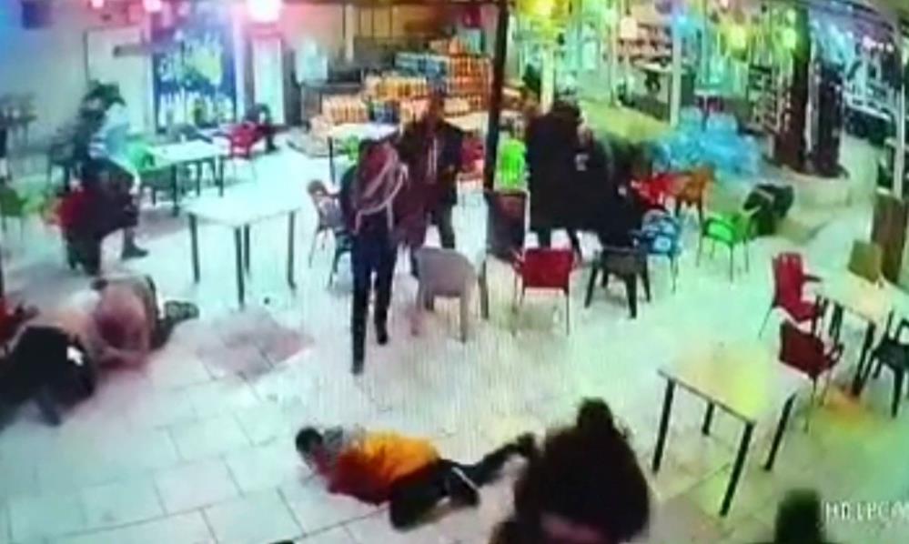 Urfa'daki 4 kişinin yaralandığı silahlı kavga güvenlik kamerasına yansıdı