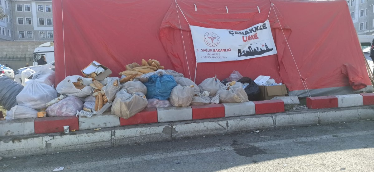 Urfa'ya Gelen Bazı Yardımlar Çöpe Gitti