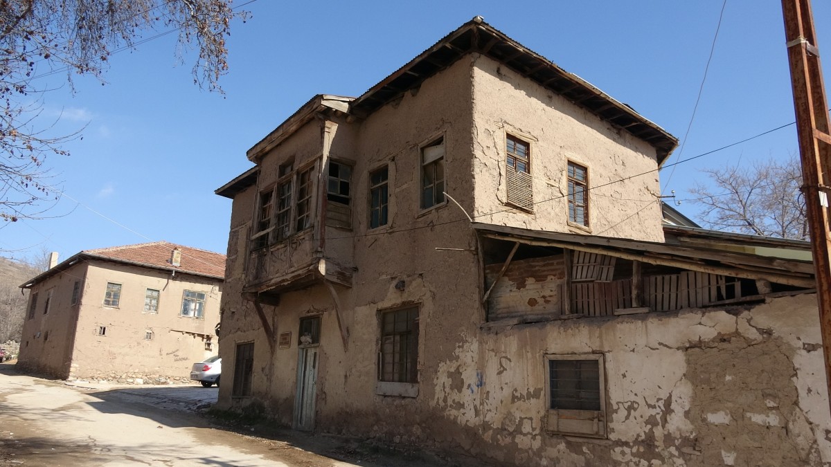 450 yılık tarihi konaklar depreme direniyor