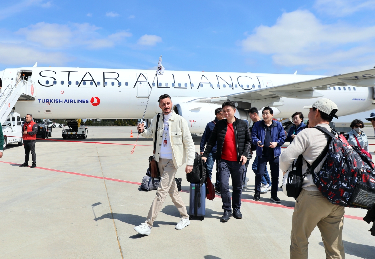 Depremin ardından Adıyaman'a ilk turist kafilesi Güney Kore'den geldi