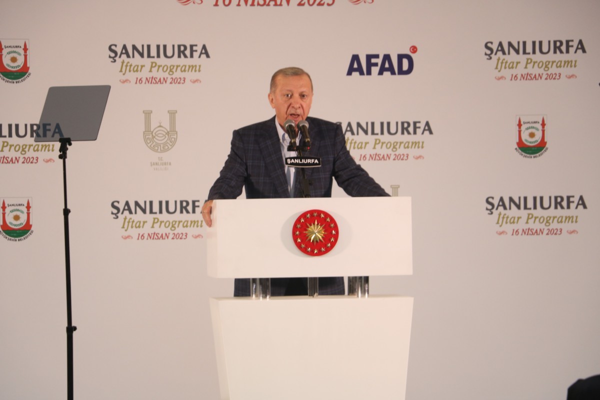Cumhurbaşkanı Erdoğan: “Silahının namlusu Türkiye'ye dönük teröristlerin olduğu her yer bekamıza yönelik tehdit kaynağıdır”