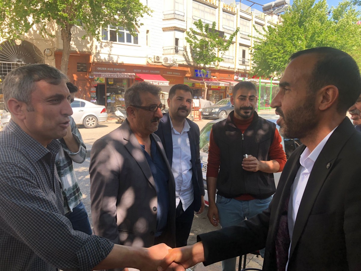 Yeşil sol parti adayları esnafı ziyaret etti 
