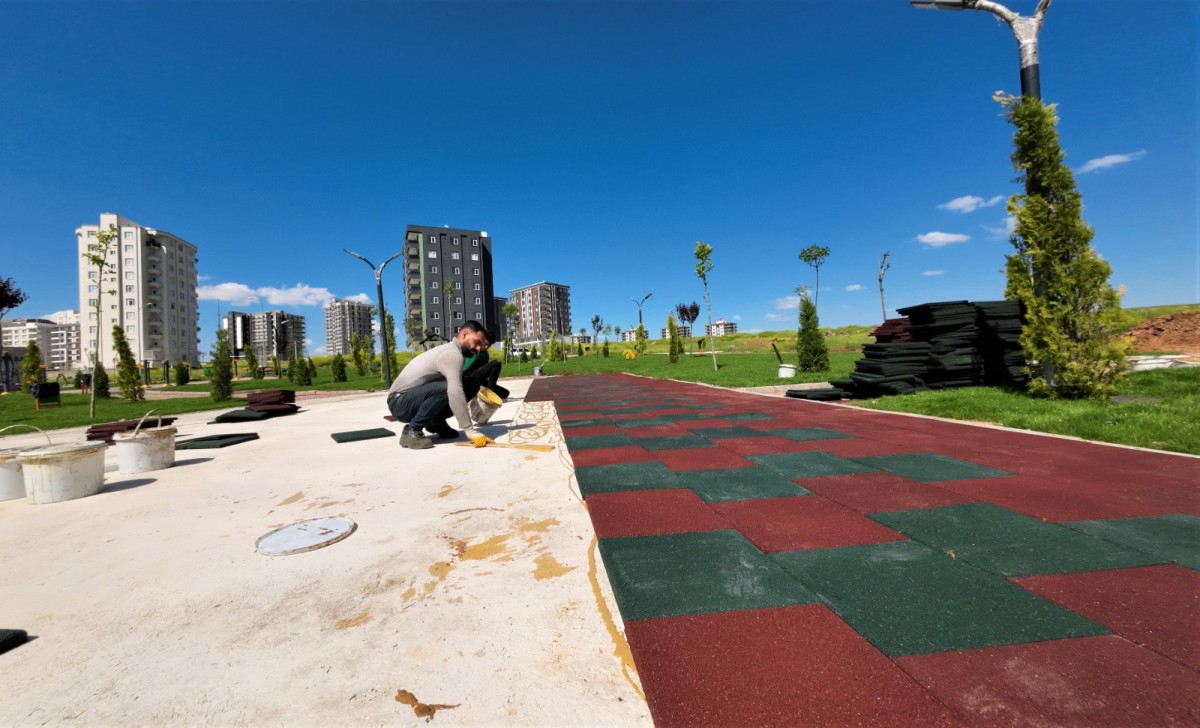 KARAKÖPRÜ YENİ PARKLARLA GÜZELLEŞİYOR