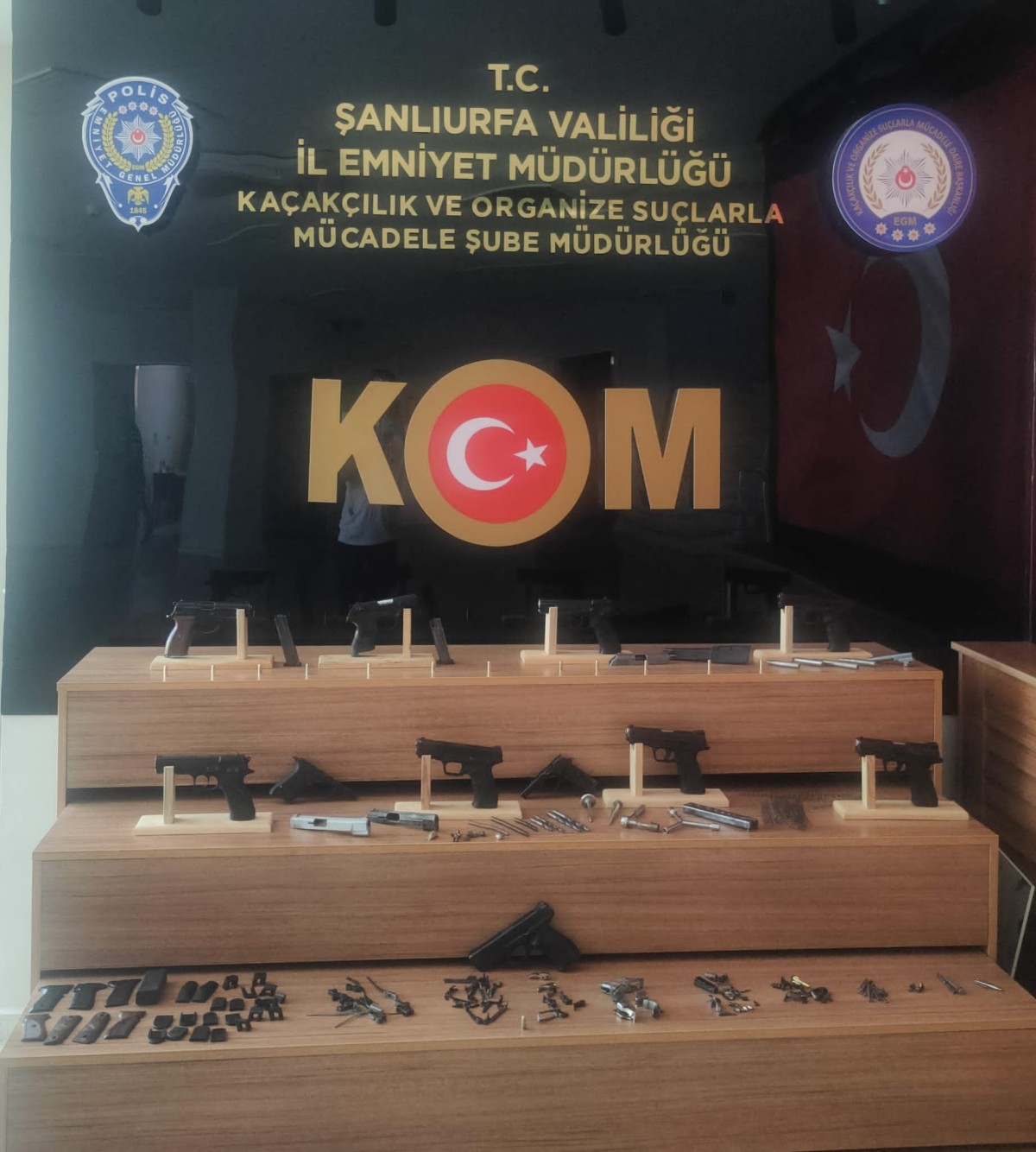 Şanlıurfa'da silah ve esrar operasyonu 