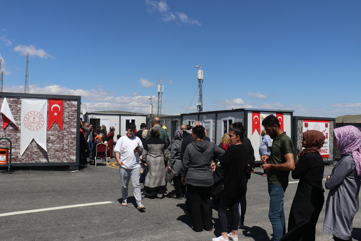 Malatiya'da Depremzedeler sandık başına koştu