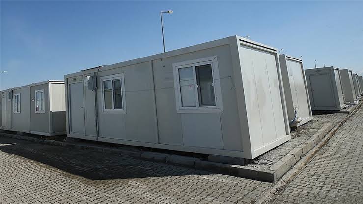 Şanlıurfa'da yurtta kalan depremzedeler konteyner kente geçecek
