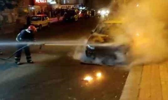 Urfa'da seyir halındaki otonobil alev aldı 