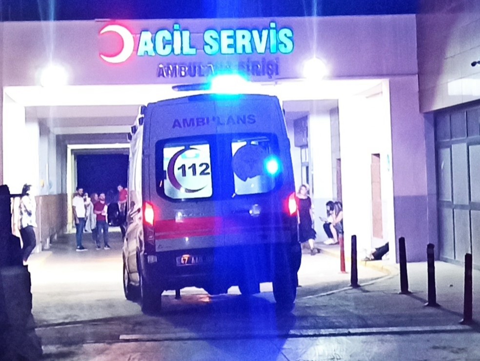 Taşlı, sopalı, bıçaklı, satırlı ve silahlı kavga: 7 yaralı
