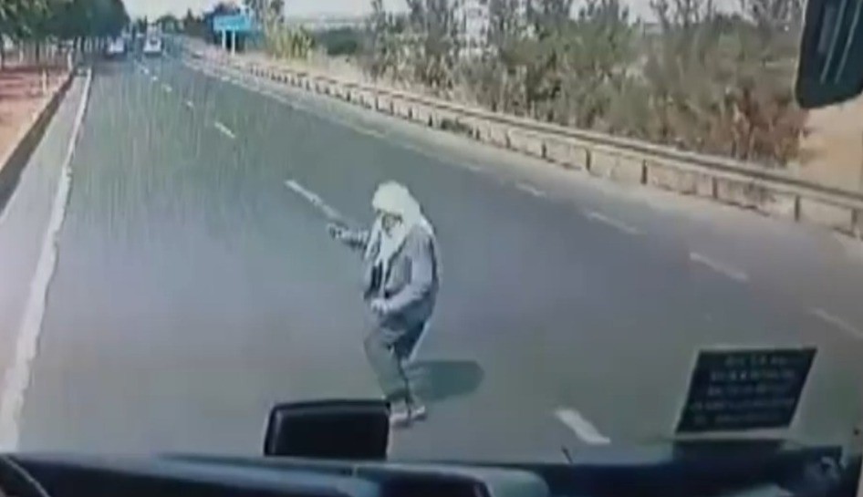 Şanlıurfa'da otobüsün çarptığı yaya hayatını kaybetti