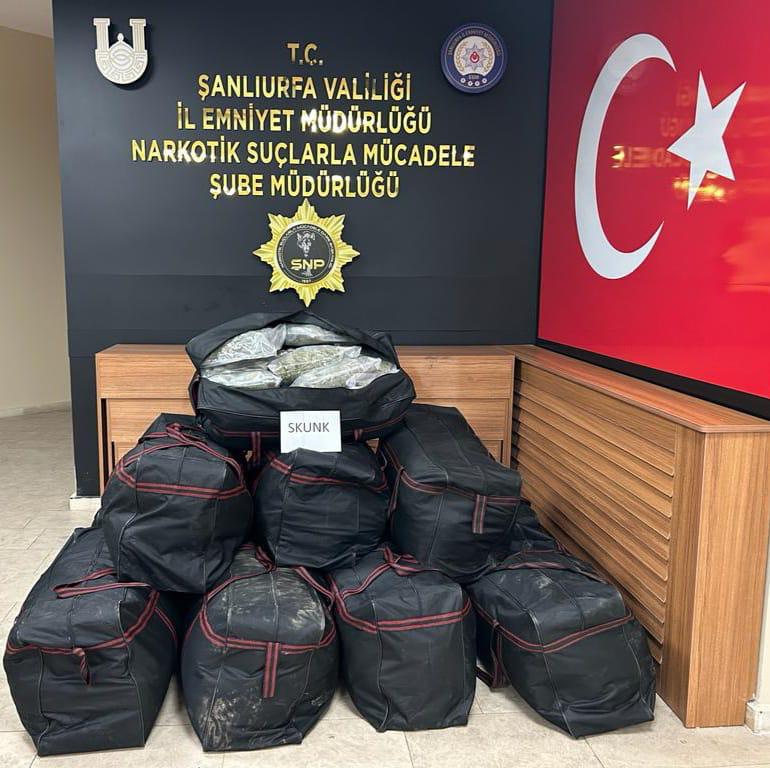 Şanlıurfa’da Durdurulan araçtan 177 kilo uyuşturucu çıktı
