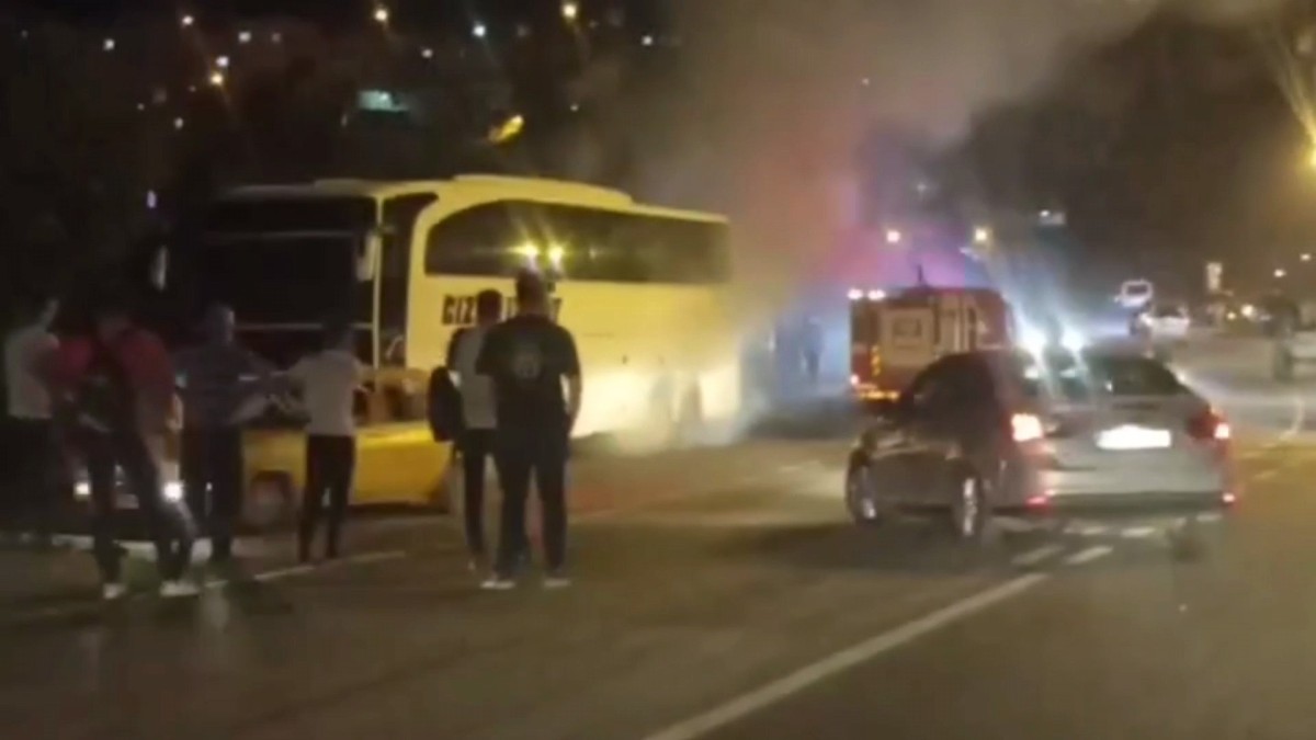 Şanlıurfa’da Yolcu otobüsünde duman paniği cep telefonu kamerasında  