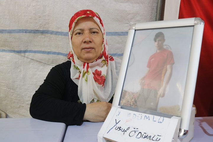 Diyarbakır'a 43 şehirden gelen ailelerin evlat nöbeti devam ediyor