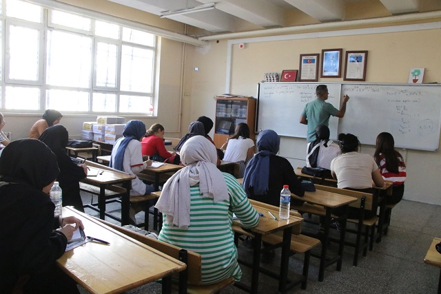  Haliliye Belediyesinden Öğrencilere Üniversiteye Hazırlık Kursu