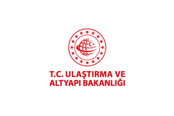 Bakan Uraloğlu, Togg ile Suudi Arabistan Hac ve Umre Bakanı Er Rabia'yı gezdirdi