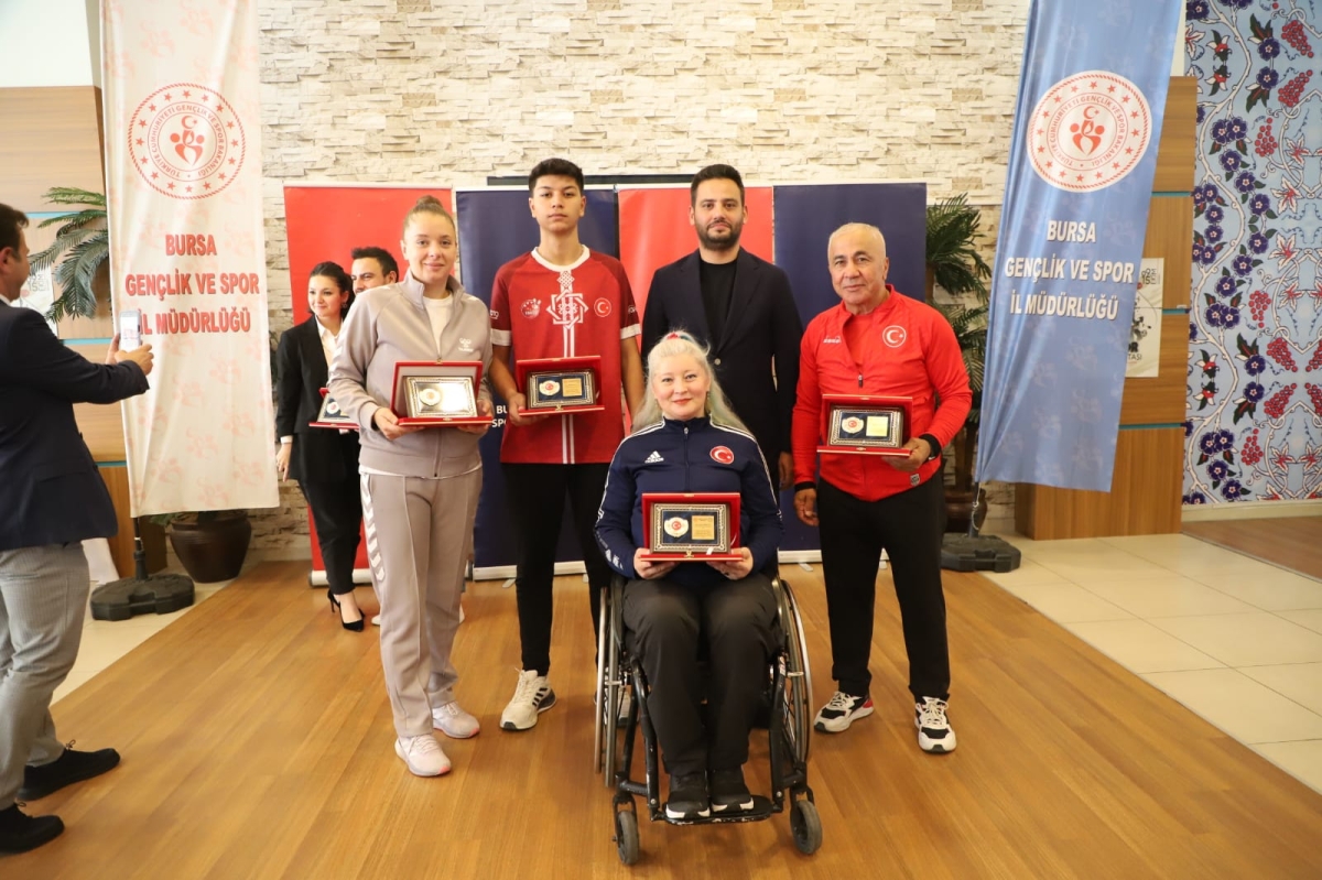 'Sporun Enleri' töreninde Bursa Büyükşehir Belediyespor’a ödül