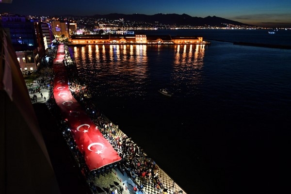 İzmir'de Cumhuriyetin 100’üncü yılı kutlamaları