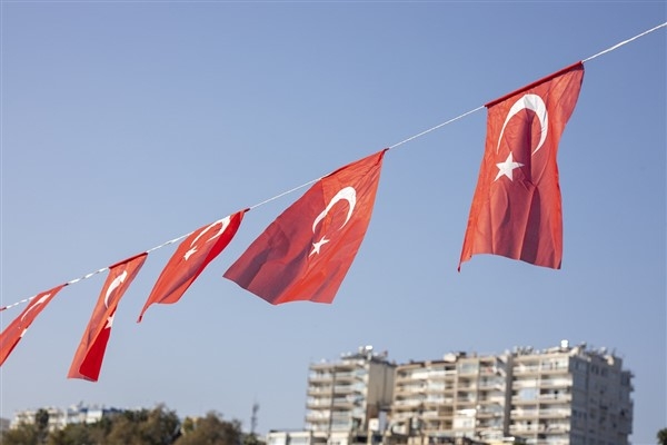 Vali Gül, Cumhuriyet Bayramı için tüm İstanbul'u bayraklarla süslemeye davet etti