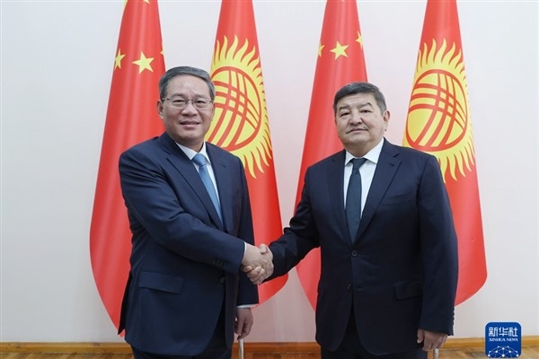 Çin ve Kırgızistan başbakanları Bişkek'te bir araya geldi
