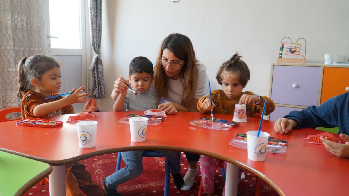 SÜLEYMANİYE MİLLETEVİNDEKİ KURSLARA KADINLARDAN YOĞUN İLGİ 