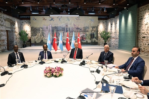 Cumhurbaşkanı Erdoğan, Somali Cumhurbaşkanı Mahmud ile bir araya geldi